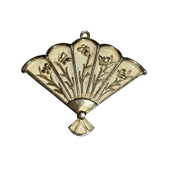 Signed ORNK Vintage Brass Fan Pendant Charm Ornate Floral Design - Picture 5 of 7